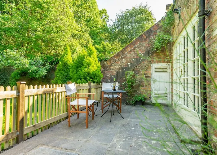 The By The Walls Apartament York